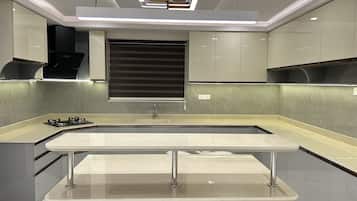 KylskÄp, spishÀll, vattenkokare och köksöar