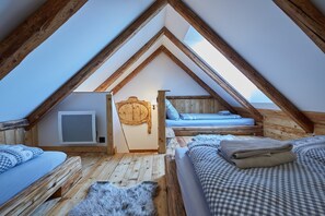 2 室のベッドルーム、アイロン / アイロン台、WiFi、ベッドシーツ