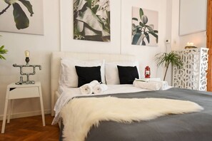 1 bedroom, desk, iron/ironing board, WiFi