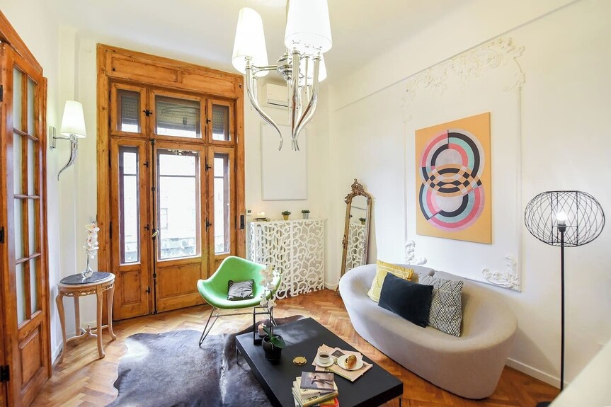 The Vintage & Modern | Calea Victoriei Apartment - Bucharest