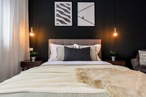 2 bedrooms, desk, iron/ironing board, WiFi