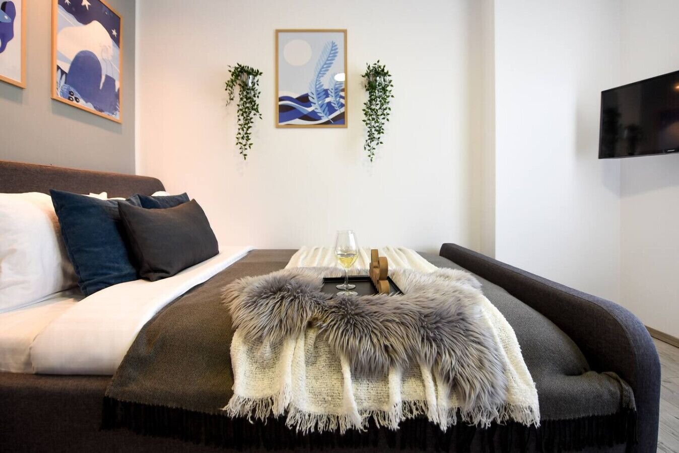 2 makuuhuonetta, työpöytä, silitysrauta/-lauta, Wi-Fi