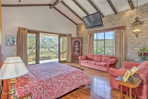 5 bedrooms, WiFi, bed sheets - Relax with the whole family at this luxurious, peaceful and secluded mansion  (Santa Ana)