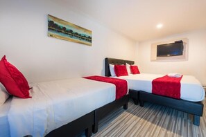 8 多间卧室、免费 WiFi