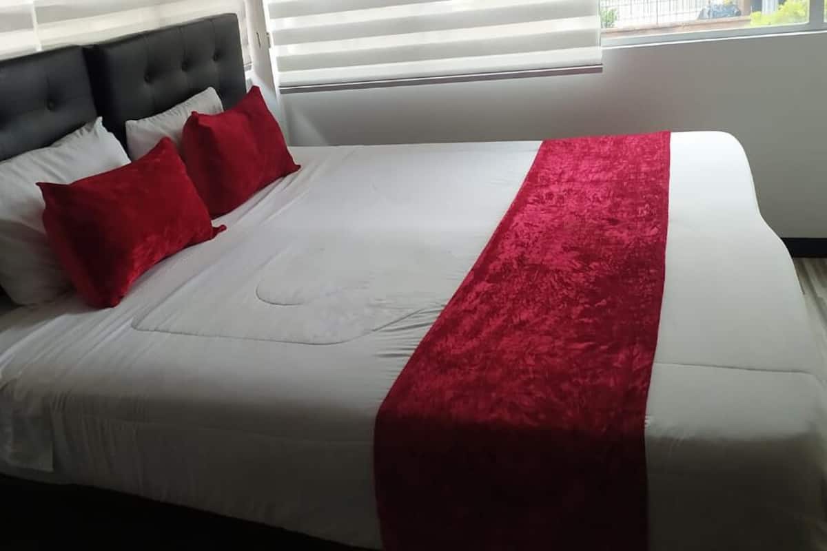 8 bedrooms, WiFi (free)