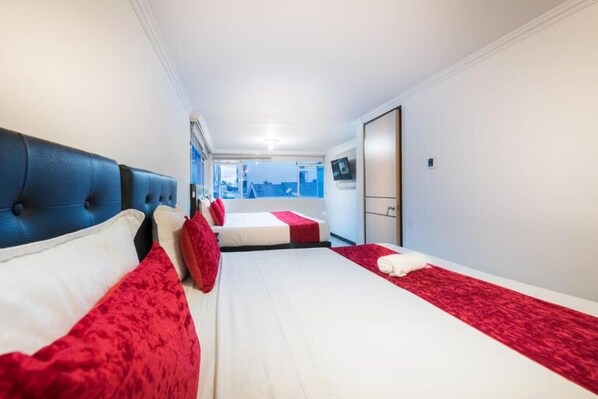 8 habitaciones y wifi gratis 