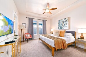 3 Schlafzimmer, Schreibtisch, Bügeleisen/Bügelbrett, Reisekinderbett