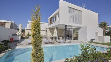 Piscine extérieure, piscine chauffée