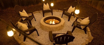 Spring Specials - Chic Boho Style - FirePit - 20min to Six Flags - 10min to RAFB