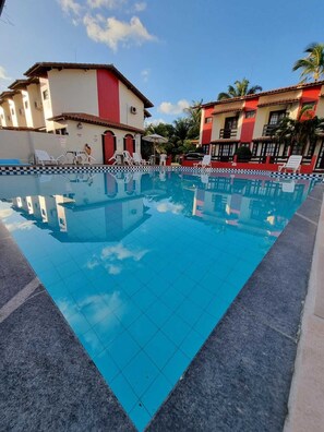 Pool - A 80m Praia de Taperapuã, c/ Piscina, Sauna, net Privativa 300mbps e Portaria (Praia de Taperapuã Porto Seguro)