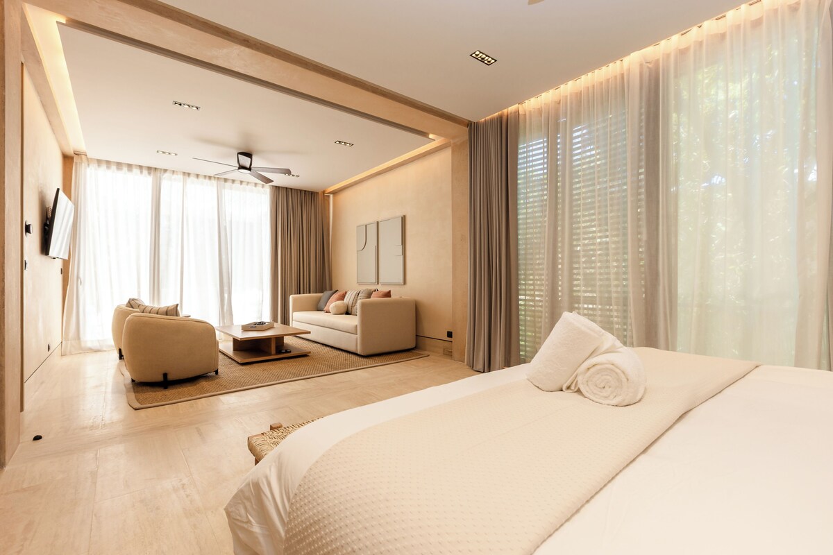 ดีลักซ์วิลล่า, 5 ห้องนอน | เครื่องนอนระดับพรีเมียม, ผ้านวมขนเป็ด, โต๊ะทำงาน, ผ้าม่านกันแสง
