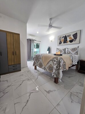 1 bedroom, in-room safe, iron/ironing board, free WiFi - Labelle Airport Condo
(Montego Bay)