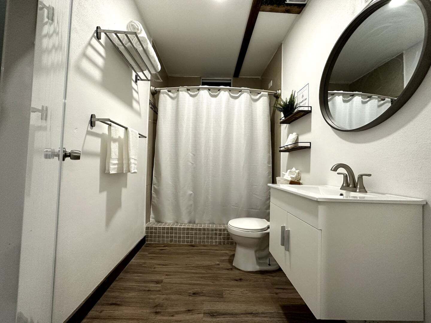 Handtücher, Seife, Shampoo, Toilettenpapier