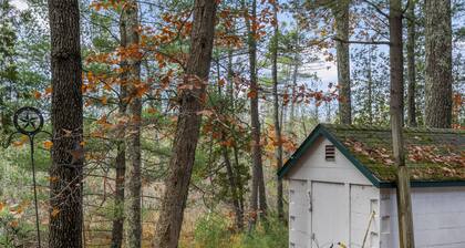 Cozy 2 bedroom cabin right down the road from TippyDam, Hiking, Crystal Mountain