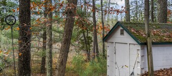 Cozy 2 bedroom cabin right down the road from TippyDam, Hiking, Crystal Mountain