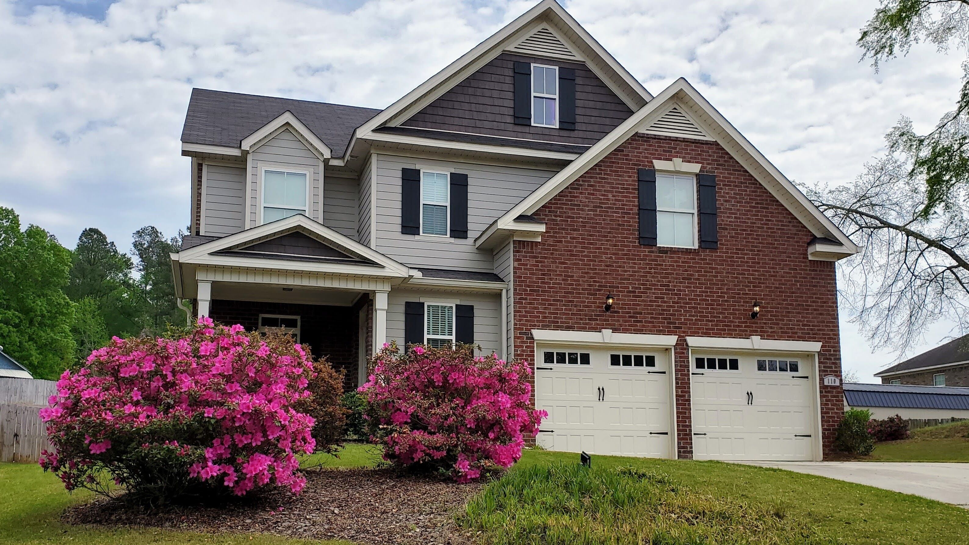 Beautiful 4BR/4BA Home Perfect For Entertaining -7.5 Miles From Augusta National