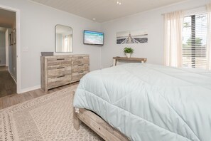3 bedrooms, desk, iron/ironing board, free WiFi