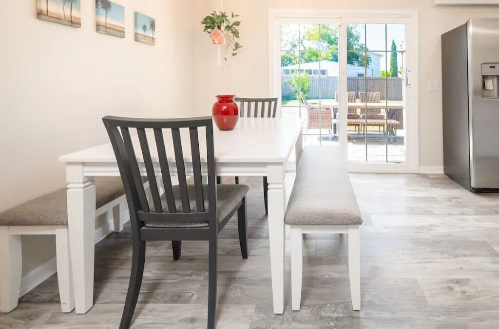 Walk to the beach!  3 bedroom - 2 bath spacious, family-friendly home - sleeps 8
