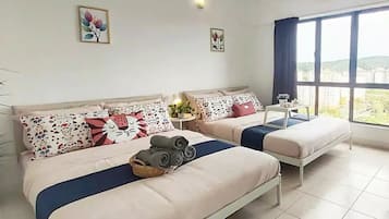 3 bedrooms, iron/ironing board, WiFi, bed sheets