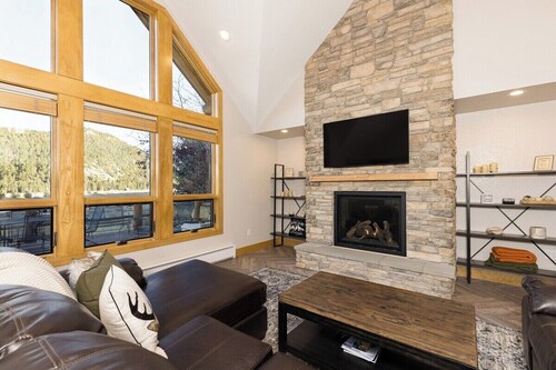 Twin Antler Retreat | Big Sky | Gallatin River