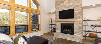 Twin Antler Retreat | Big Sky | Gallatin River