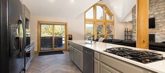Twin Antler Retreat | Big Sky | Gallatin River