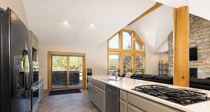 Twin Antler Retreat | Big Sky | Gallatin River