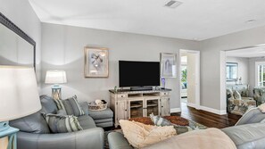 House, Multiple Beds, Pool Access (BHB598) | Living area