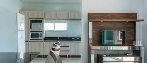 Basic Apartment | Private kitchen | Dining tables