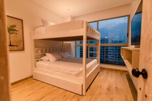 4 Schlafzimmer, Bügeleisen/Bügelbrett, kostenloses WLAN, Bettwäsche