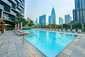 Outdoor pool - Vogue | Address Opera near Burj Khalifa Dubai Mall (Dubai)