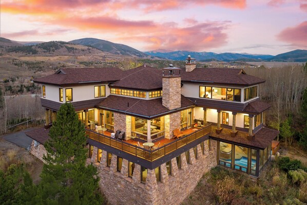 บริเวณภายนอก