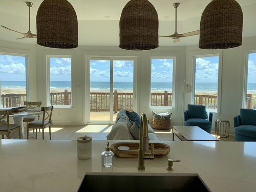 Brand new home on the beach in Matagorda