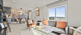 City Views | Top Floor | 700+Mbps Wifi