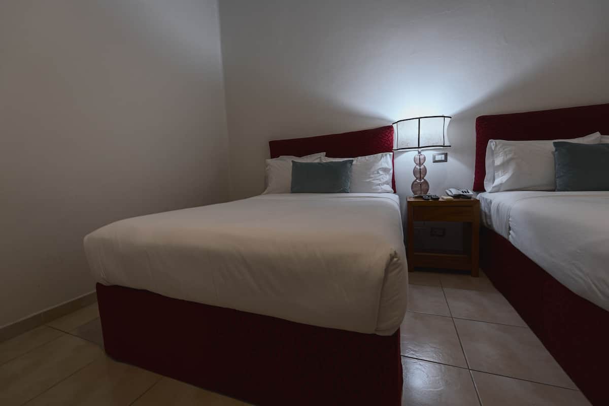 Deluxe tweepersoonskamer, 2 queensize bedden | 2 slaapkamers, lakens van Egyptisch katoen, luxe beddengoed