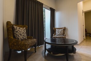 Egyptian cotton sheets, premium bedding, down duvets - ARTEA Hotel Boutique (Guadalajara)