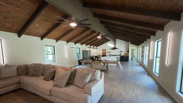 TV connectée, cheminée