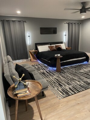 7 bedrooms, WiFi, bed sheets