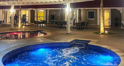 Resort Espetacular ao Lado do Parque Temático com Todo Conforto e Lazer!