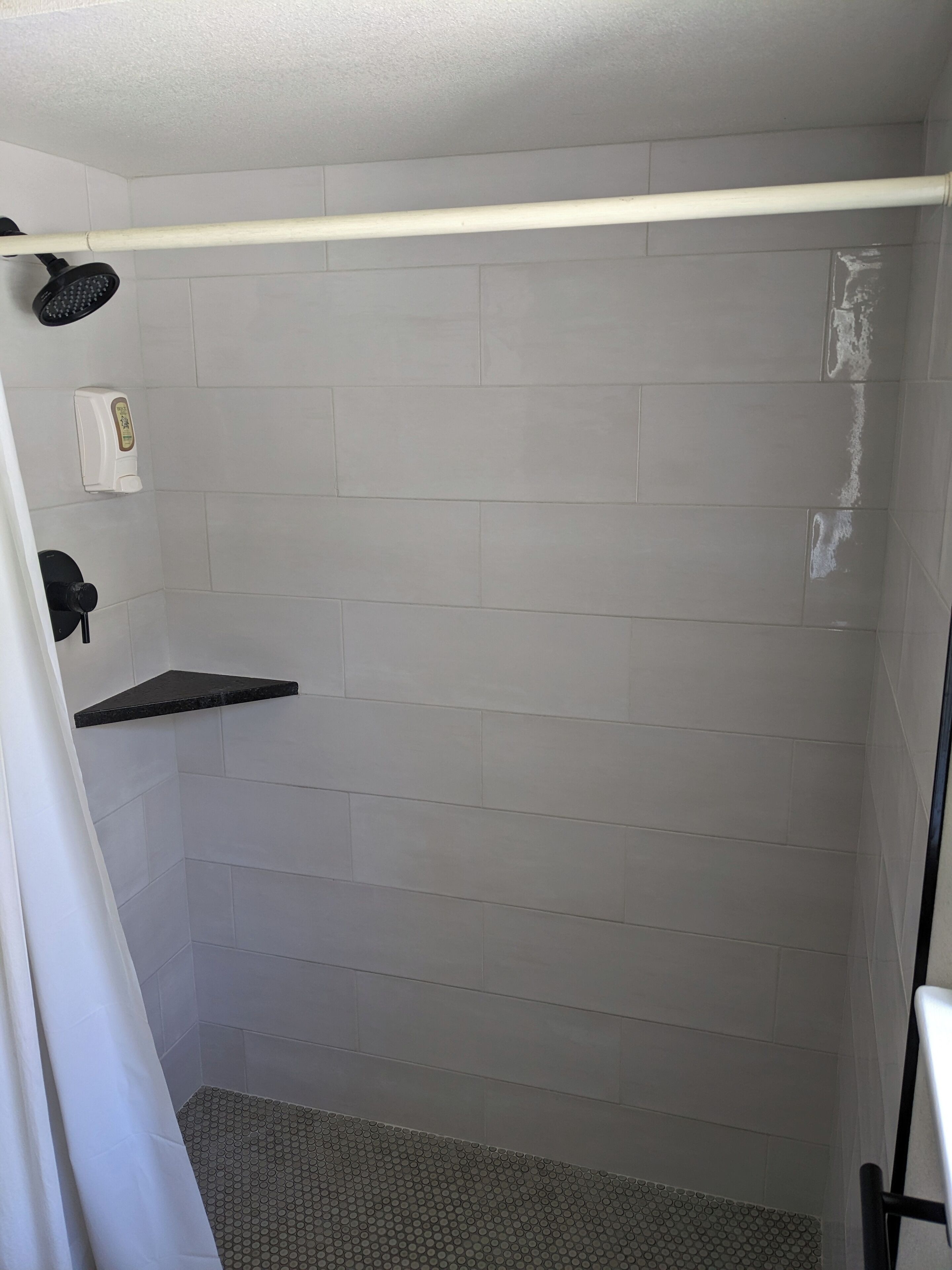 Appartement | Salle de bain | Séchoir à cheveux, serviettes fournies
