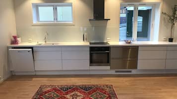 Kühlschrank, Ofen, Herdplatte, Geschirrspüler