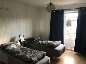 2 soverom, strykejern/-brett, reiseseng for barn og wi-fi (inkludert)