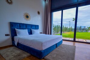 5 habitaciones, tabla de planchar con plancha, wifi y ropa de cama 