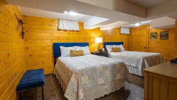 4 habitaciones, tabla de planchar con plancha, wifi y ropa de cama