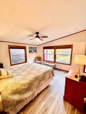 5 bedrooms, free WiFi, bed sheets