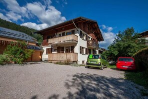 Exterior - 180m from resort center, 1st floor, balcony, parking, tv, ski locker, 77m², Morzine (Morzine)