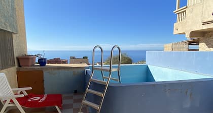 Spacious Coastal Retreat: Beach, Forest Sunset Views, Perfect for Family& Friend