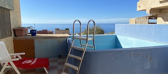 Spacious Coastal Retreat: Beach, Forest Sunset Views, Perfect for Family& Friend