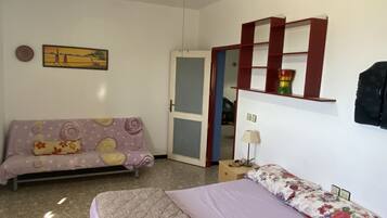 4 bedrooms, bed sheets