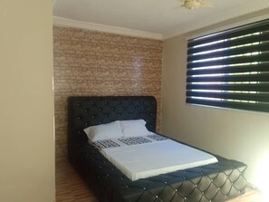 1 soverom, strykejern/-brett, wi-fi og sengetøy